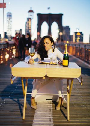 urtensils-picnic-basket-turned-table