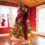 christmas-outfit-matching-plaid-pajamas-and-wrapping-paper