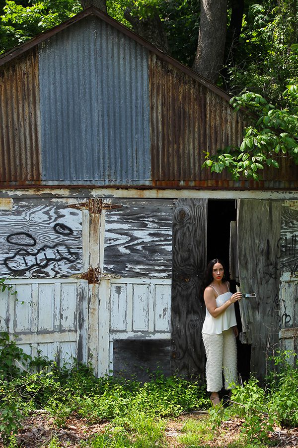 all-white-summer-stylist-outfit-12