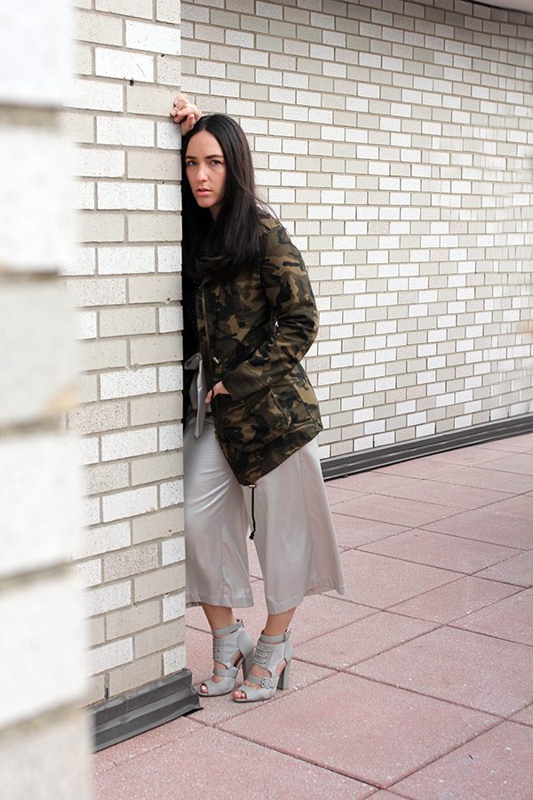 metallic-culottes-maja-camo-jacket-sequin-tee-16